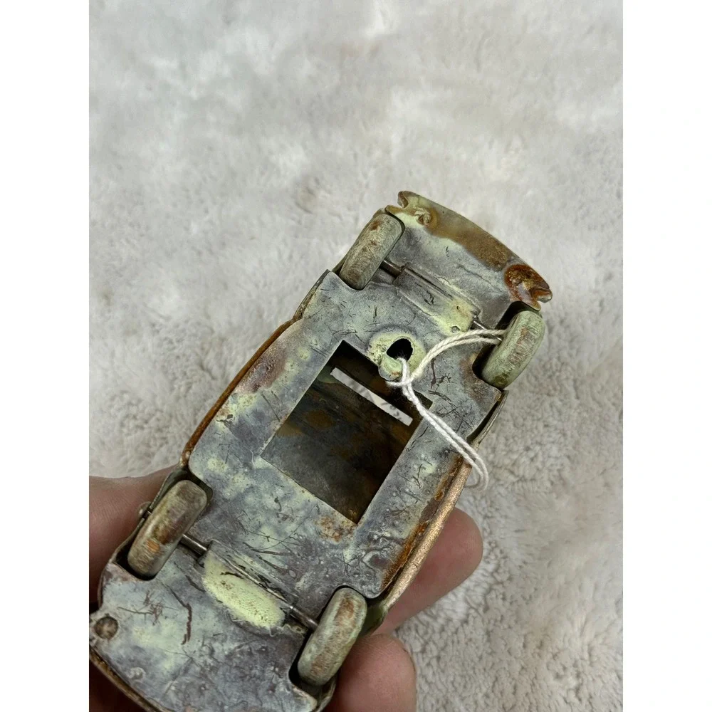 Vintage 1940 Lincoln 4-Door Sedan Diecast Metal Coin Bank Gold Tone 5 Inch - Picture 5 of 6